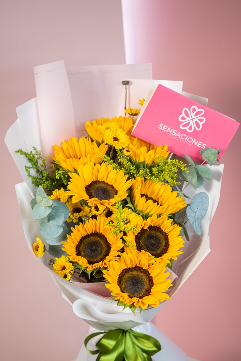 Ramo de 6 Girasoles con limonium - Imagen 2