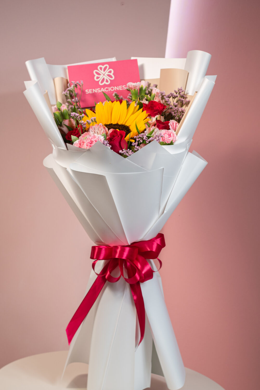 Ramo de Rosas con Girasol