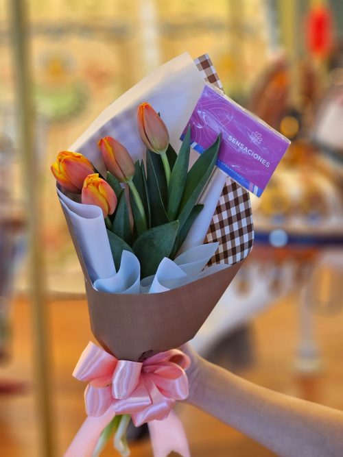 Ramo de 4 tulipanes