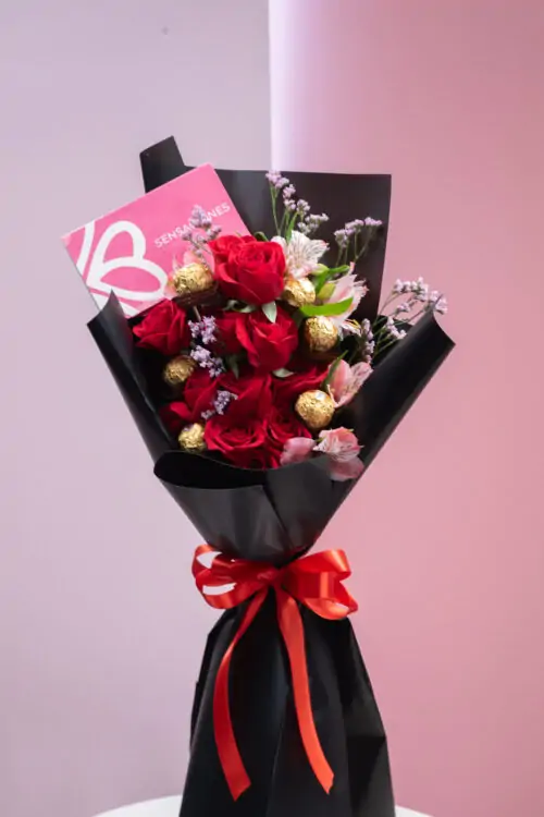 Ramo de rosas y chocolates ferrero rocher
