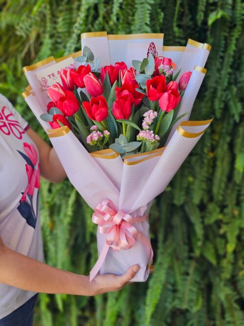 Ramo de 15 tulipanes