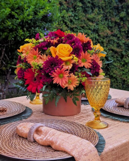 Arreglo floral de gerberas y rosas