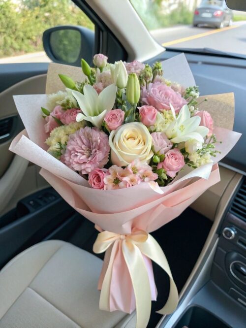 RAMOcon lirios, rosas, dragones, claveles, y shastas